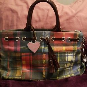 Dooney & Bourke hand bag.